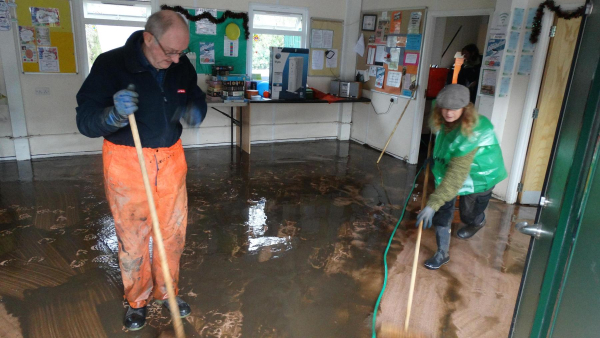Cleaning up Nuttall Park Base after the Boxing Day floods
14-Leisure-01-Parks and Gardens-001-Nuttall Park General
Keywords: 2015