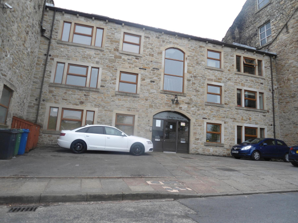 Flats on Square Street Old Engine House 
17-Buildings and the Urban Environment-05-Street Scenes-026-Square Street area
Keywords: 2016