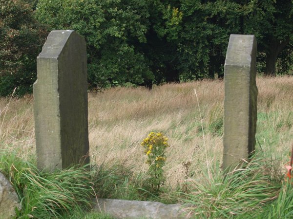 Gate Posts at Grants Tower
08- History-01-Monuments-001-Grant's Tower
Keywords: 2016