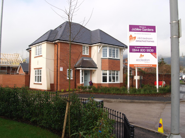 Show Home Old site of Cottage Hospital
17-Buildings and the Urban Environment-05-Street Scenes-019-Nuttall area
Keywords: 2016