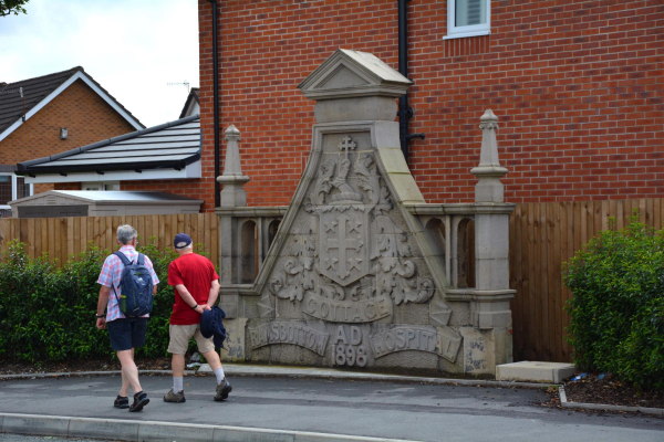 Ramsbottom Cottage Hospital stone relocated
17-Buildings and the Urban Environment-05-Street Scenes-019-Nuttall area
Keywords: 2016