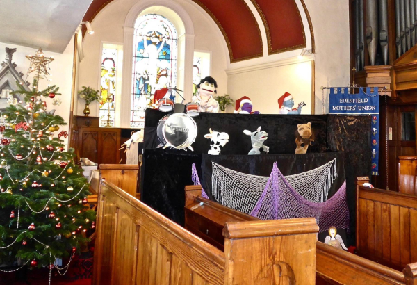 Puppets perform at the Christingle Service, Edenfield Parish Church? 18 Dec16
06-Religion-01-Church Buildings-004-Church of England -  Edenfield Parish Church
Keywords: 2016