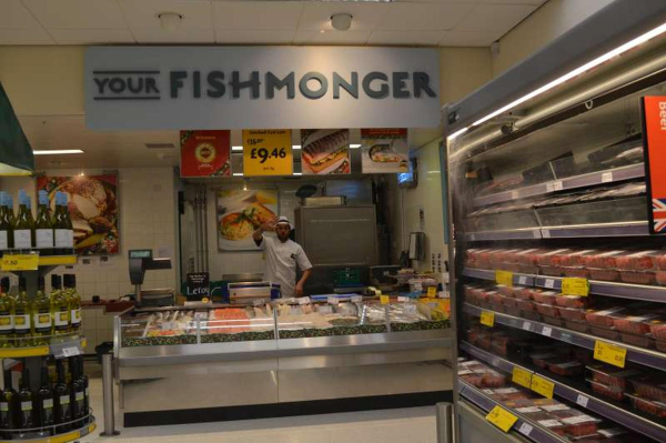 Shopping at Morrsions 
to be catalogued
Keywords: 2016