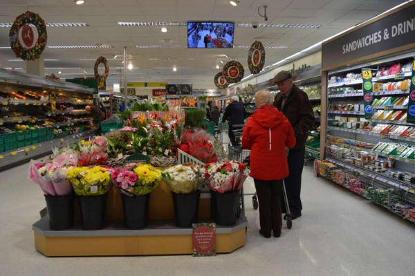 Shopping at Morrsions 
to be catalogued
Keywords: 2016