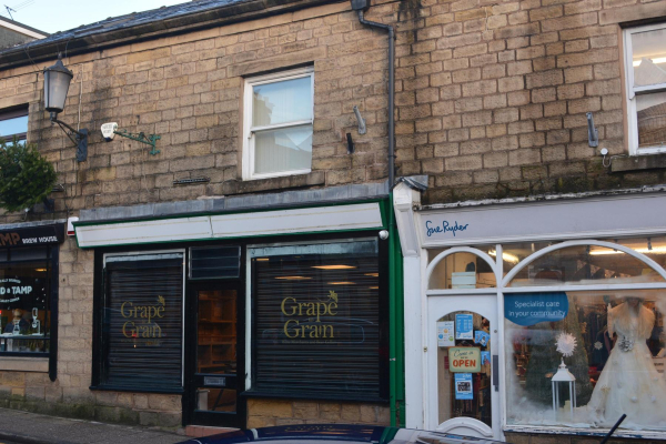 New shop Grape and Grain on Bridge Street
17-Buildings and the Urban Environment-05-Street Scenes-003-Bridge Street
Keywords: 2017
