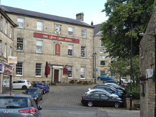Front view of Grant Arms Hotel, Market Place 
14-Leisure-05-Pubs-012-Grant Arms
Keywords: 2017