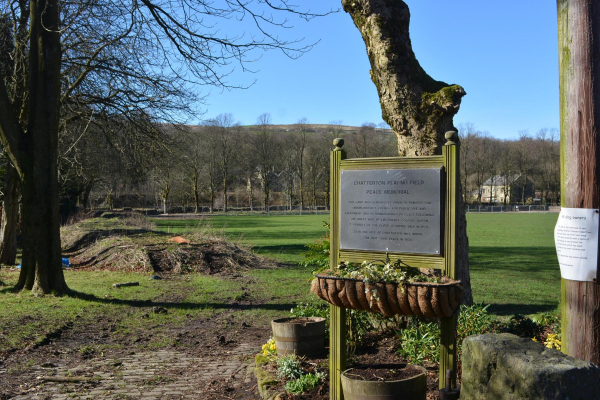 Chatterton Playing Field Peace Memorial board close up
17-Buildings and the Urban Environment-05-Street Scenes-032 Chatterton Area
Keywords: 2017