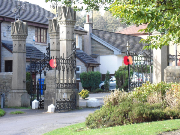 House on Cemetery Road that used to be stone masons
17-Buildings and the Urban Environment-05-Street Scenes-007-Cemetery Road
Keywords: 2018