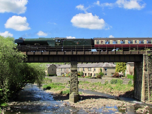 The Flying Scotsman at Summerseat 
17-Buildings and the Urban Environment-05-Street Scenes-028-Summerseat Area
Keywords: 2018