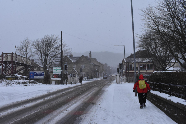 Battling through the snow  on Bridge Street
17-Buildings and the Urban Environment-05-Street Scenes-003-Bridge Street
Keywords: 2018
