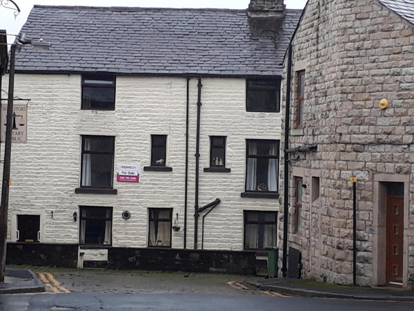 Houses on Draba Brow (Just of Square Street) 
17-Buildings and the Urban Environment-05-Street Scenes-026-Square Street area
Keywords: 2019