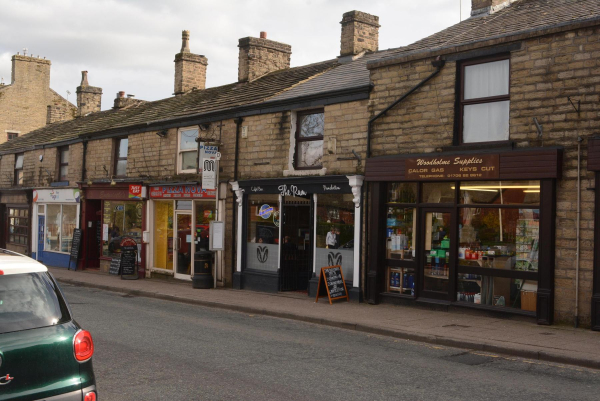 Bridge Street - Woodholme Supplies and The Ram
17-Buildings and the Urban Environment-05-Street Scenes-003-Bridge Street
Keywords: 2019