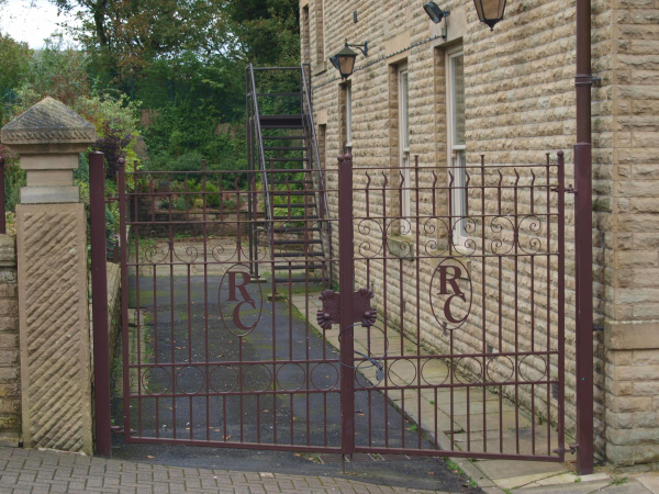 Gates at side of Civic Hall 
07-Government and Politics-02-Government and Public Buildings-001-Civic Hall
Keywords: 2019