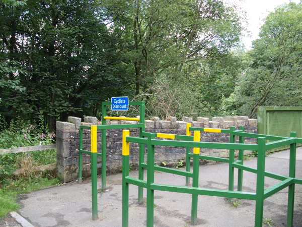 Iron Bridge over Irwell from Nuttall Park to Nuttall Lane
17-Buildings and the Urban Environment-05-Street Scenes-019-Nuttall area
Keywords: 2019