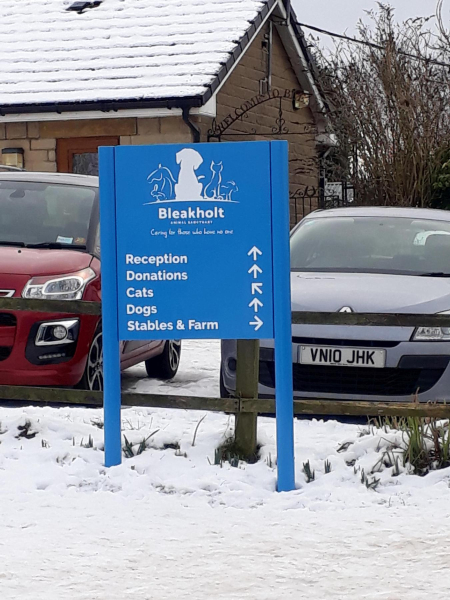 Bleakholt Animal Sanctuary in snow
17-Buildings and the Urban Environment-05-Street Scenes-032 Chatterton Area
Keywords: 2019