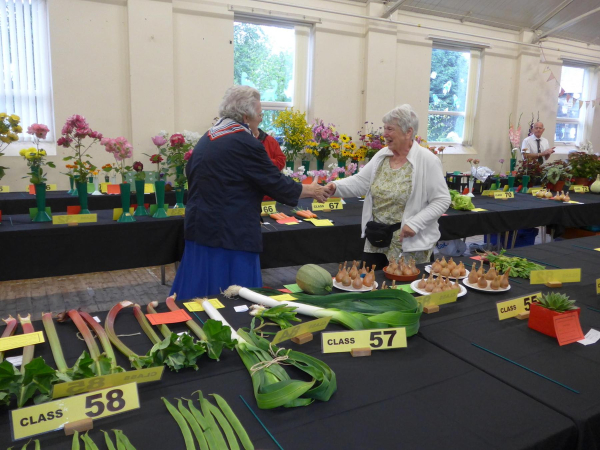 Edenfield & District Autumn Horticultural Show. Councillor Ann Cheetham presents trophies
14-Leisure-04-Events-000-General
Keywords: 2019