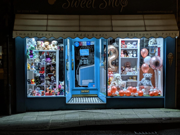 Ramsbottom Bridge Street shops at night
17-Buildings and the Urban Environment-05-Street Scenes-003-Bridge Street
Keywords: 2019
