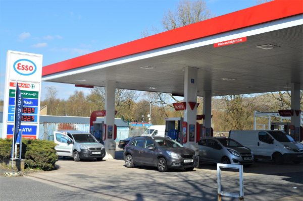 refurbished Esso garage on Stubbins Lane
17-Buildings and the Urban Environment-05-Street Scenes-027-Stubbins Lane and Stubbins area
Keywords: 2019