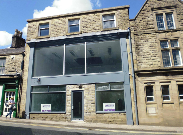 Bridge St. 
17-Buildings and the Urban Environment-05-Street Scenes-003-Bridge Street
Keywords: 2020