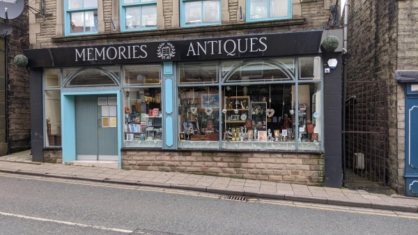 Memories Antiques - 37 Bridge Street
17-Buildings and the Urban Environment-05-Street Scenes-003-Bridge Street
Keywords: 2020