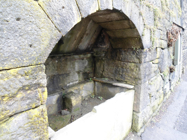 Horse trough in Holcombe Village 
17-Buildings and the Urban Environment-05-Street Scenes-014-Holcombe Village
Keywords: 2020