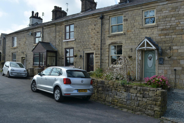 Higher Summerseat
17-Buildings and the Urban Environment-05-Street Scenes-028-Summerseat area
Keywords: 2021