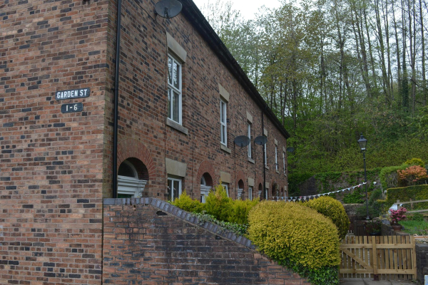 Brooksbottom
17-Buildings and the Urban Environment-05-Street Scenes-028-Summerseat area
Keywords: 2021