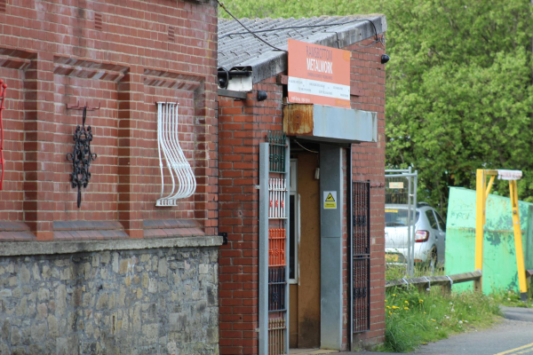 Ramsbottom Metalwork 
17-Buildings and the Urban Environment-05-Street Scenes-022-Railway Street
Keywords: 2022