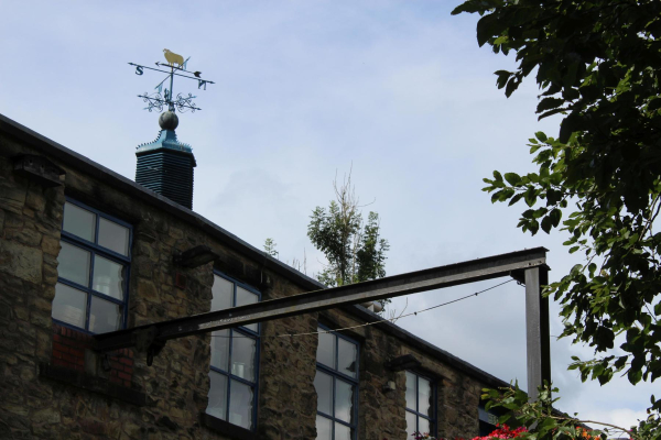 Irwell Brewery Old lifting Hoist & Weather Vane note Ram on top 
14-Leisure-05-Pubs-037-Irwell Brewery
Keywords: 2022