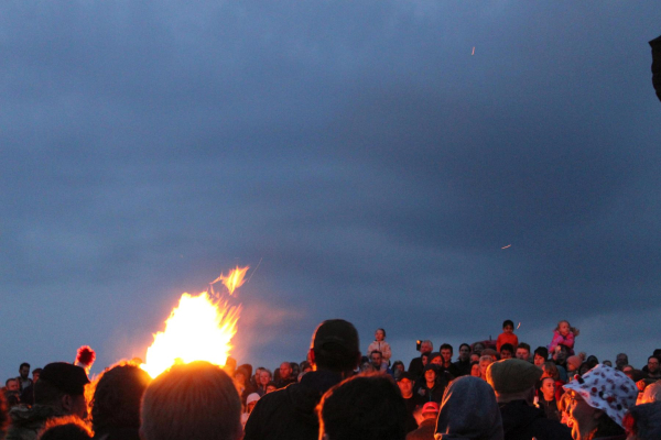 Queen Elizabeth II Platinum Jubilee Celebrations on Holcombe Hill lighting a beacon 
18-Agriculture and the Natural Environment-03-Topography and Landscapes-001-Holcombe Hill
Keywords: 2022