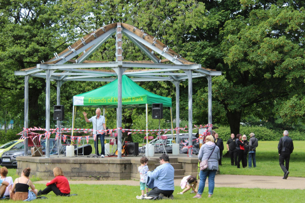 Queen Elizabeth II Platinum Jubilee Celebrations in Nuttall Park organised by Friends of Nuttall Park and Ramsbottom Rotary 
14-Leisure-01-Parks and Gardens-001-Nuttall Park General
Keywords: 2022