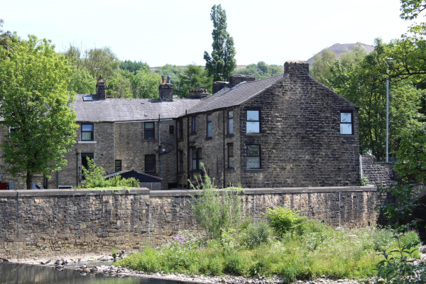 Buildings just before Kenyon Street
17-Buildings and the Urban Environment-05-Street Scenes-016-Kenyon Street
Keywords: 2023