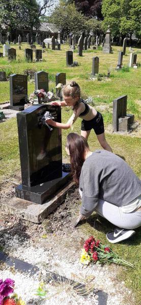 Nice and Clean - Ramsbottom CemeteryNice and Clean
17-Buildings and the Urban Environment-05-Street Scenes-007-Cemetery Road
Keywords: 2023