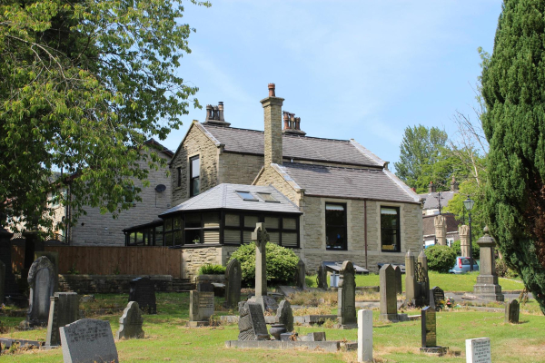 House in Ramsbottom Cemetery
17-Buildings and the Urban Environment-05-Street Scenes-007-Cemetery Road
Keywords: 2023