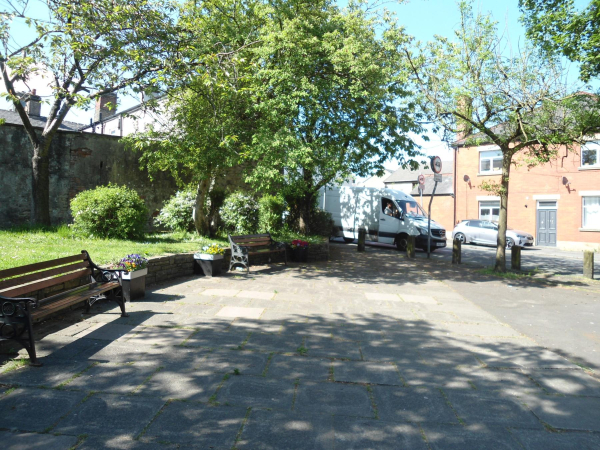 Gardens junction of Dundee Lane 
17-Buildings and the Urban Environment-05-Street Scenes-010-Dundee Lane
Keywords: 2023