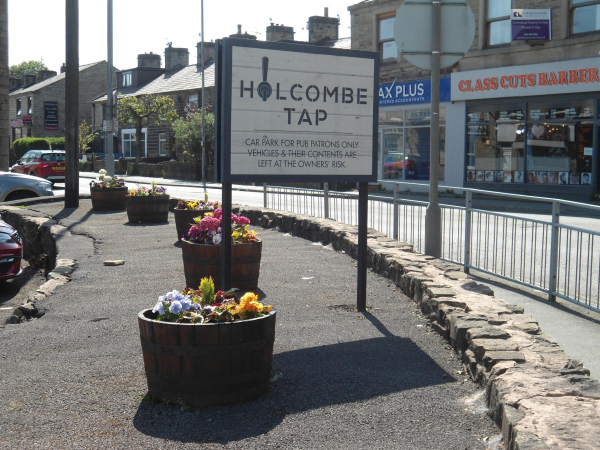 Planters at Holcombe Tap Car Park 
14-Leisure-05-Pubs-018-Masons Arms then Holcombe Tap
Keywords: 2023