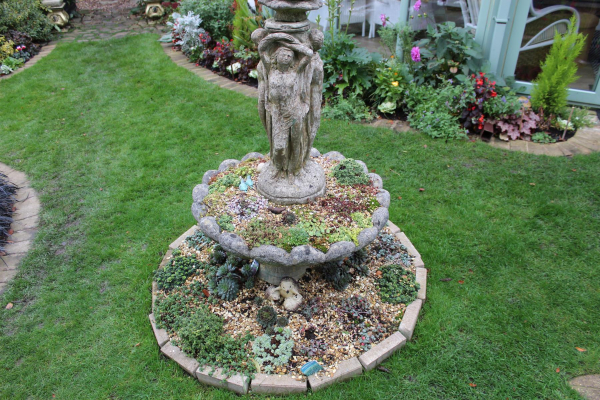 Stubbins Garden for Remembrance 
17-Buildings and the Urban Environment-05-Street Scenes-027-Stubbins Lane and Stubbins area
Keywords: 2023