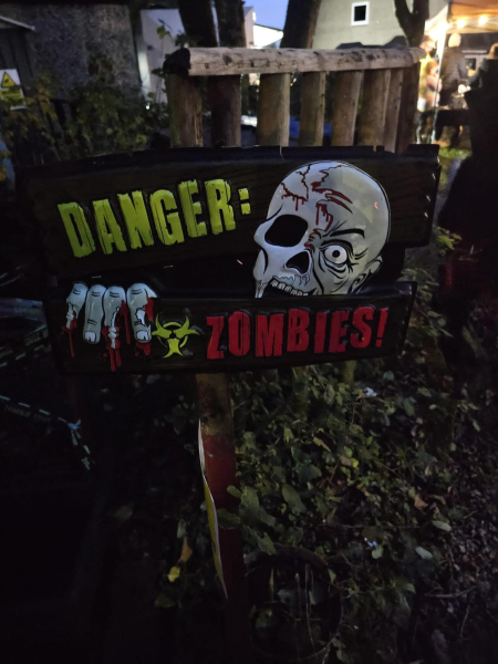 Halloween River Garden Stubbins 
17-Buildings and the Urban Environment-05-Street Scenes-027-Stubbins Lane and Stubbins area
Keywords: 2023