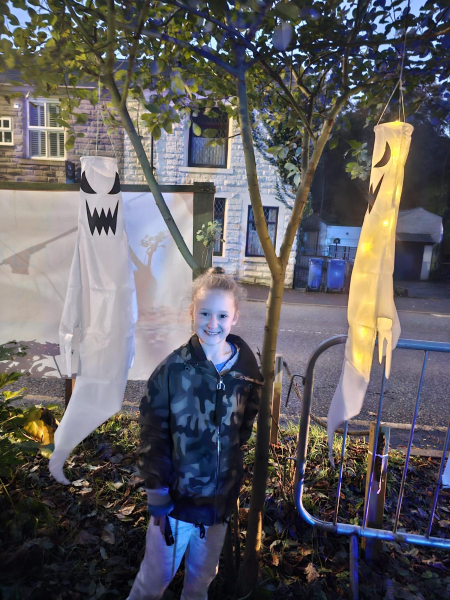 Halloween River Garden Stubbins 
17-Buildings and the Urban Environment-05-Street Scenes-027-Stubbins Lane and Stubbins area
Keywords: 2023