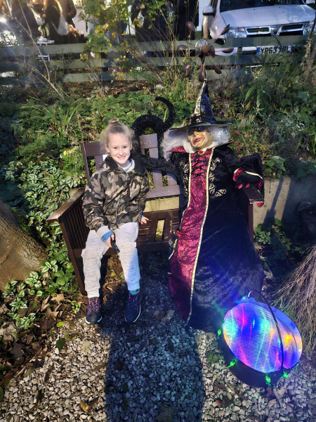 Halloween River Garden Stubbins 
17-Buildings and the Urban Environment-05-Street Scenes-027-Stubbins Lane and Stubbins area
Keywords: 2023