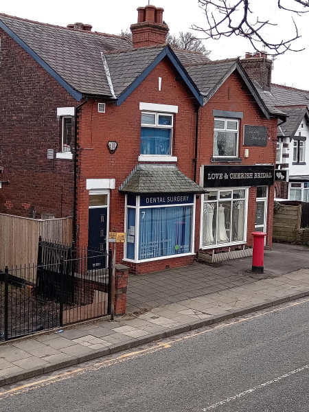Shops Longsight Rd
17-Buildings and the Urban Environment-05-Street Scenes-013-Holcombe Brook Area
Keywords: 2024