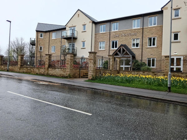 The Cotton's Complex on Factory St 
17-Buildings and the Urban Environment-05-Street Scenes-009-Crow Lane Area
Keywords: 2024