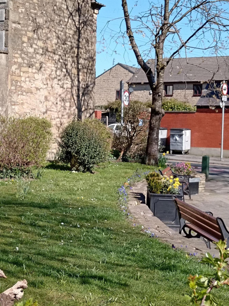 Gardens at Bolton rd West & Dundee Lane 
17-Buildings and the Urban Environment-05-Street Scenes-002-Bolton Road West
Keywords: 2025