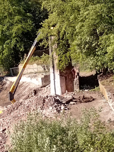 Edenwood Calico mill being demolished 
02-Industry-01-Mills-026-Edenwood Mill 
Keywords: 2025