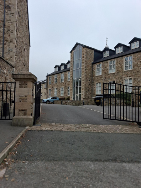 Cobden Mill Court Flats 
17-Buildings and the Urban Environment-05-Street Scenes-026-Square Street area
Keywords: 2025