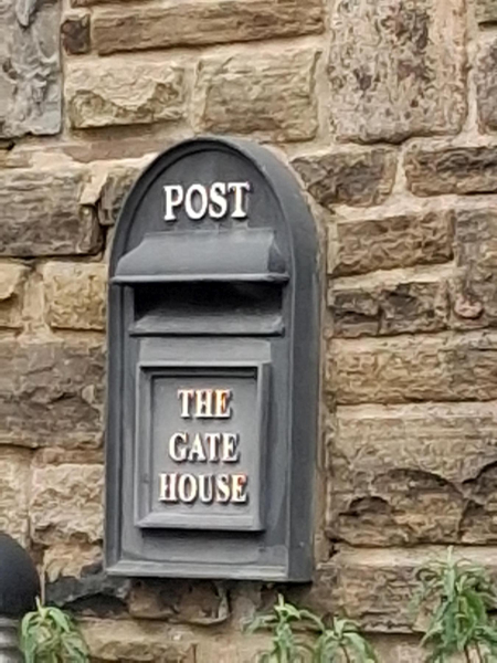 Cobden Mill Court Flats Wall Post Box
17-Buildings and the Urban Environment-05-Street Scenes-026-Square Street area
Keywords: 2025