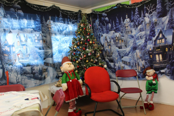 Nuttall Park tea room ready for Father Xmas
14-Leisure-04-Events-001-Nuttall Park Events
Keywords: 2025