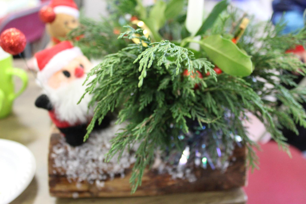 Nuttall Park tea room Xmas log made by St Paul's Scouts
14-Leisure-04-Events-001-Nuttall Park Events
Keywords: 2025