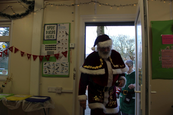 Nuttall Park tea room and Father Christmas
14-Leisure-04-Events-001-Nuttall Park Events
Keywords: 2025