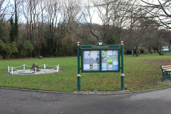 Information Board and Memorial Stone Nuttall Park
14-Leisure-01-Parks and Gardens-001-Nuttall Park General
Keywords: 2025